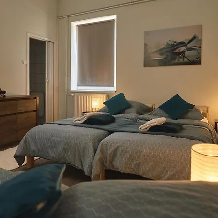 Bed & Breakfast Airport *